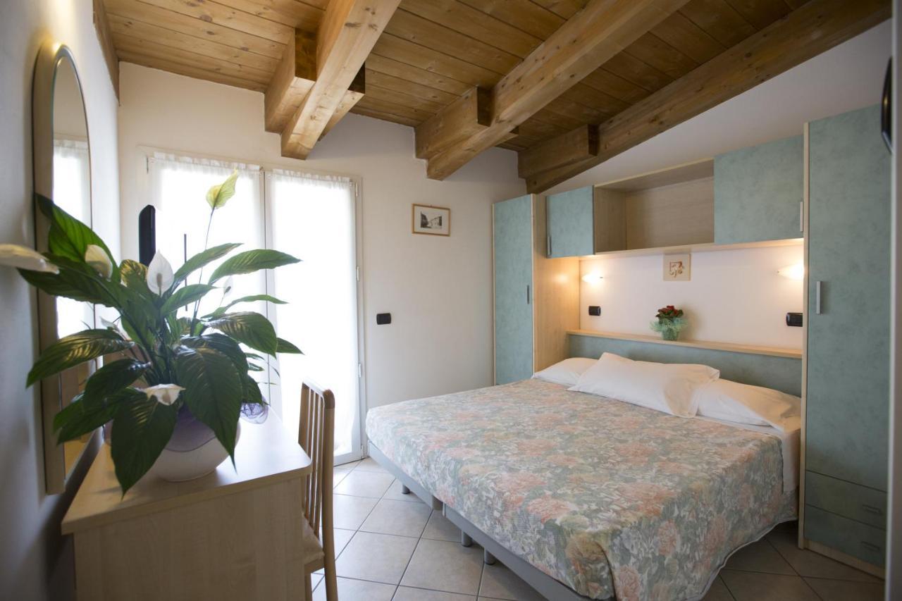 Hotel Desiree Cesenatico Esterno foto