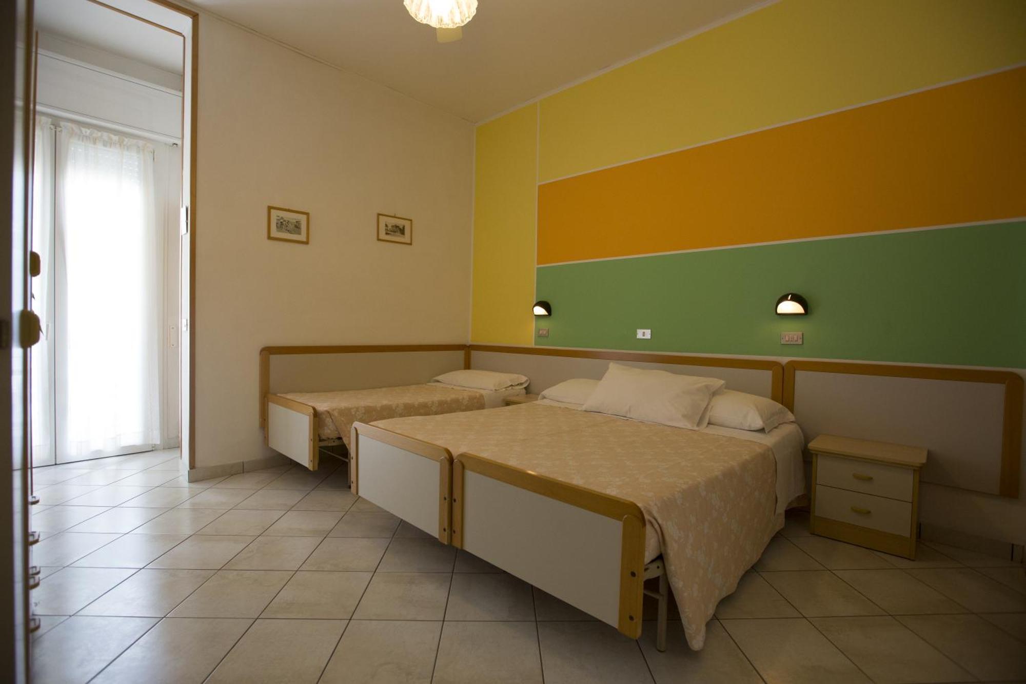 Hotel Desiree Cesenatico Camera foto