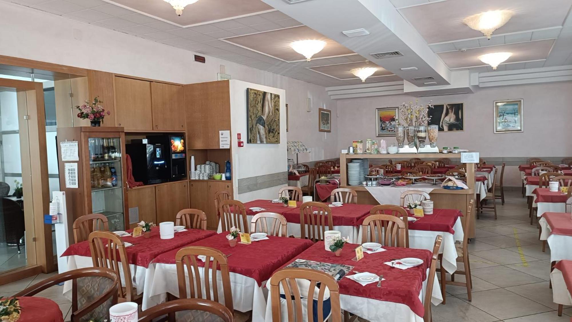Hotel Desiree Cesenatico Esterno foto