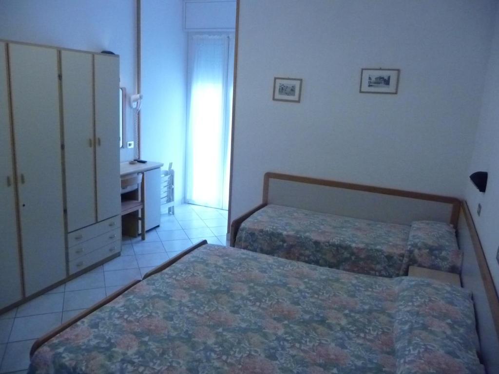 Hotel Desiree Cesenatico Camera foto