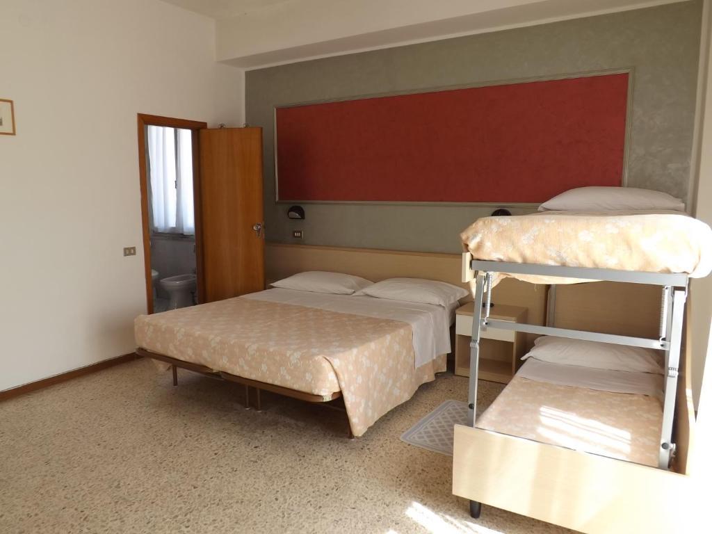 Hotel Desiree Cesenatico Camera foto