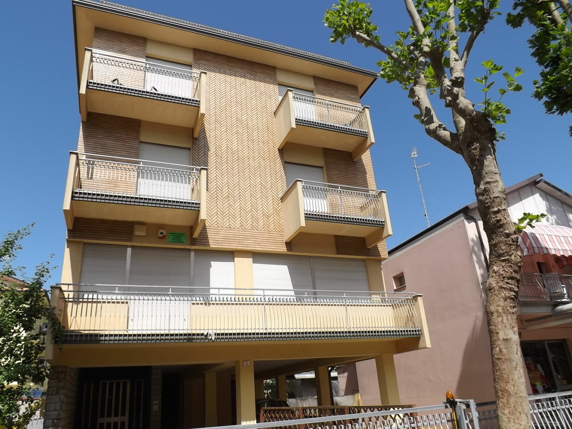 Hotel Desiree Cesenatico Esterno foto